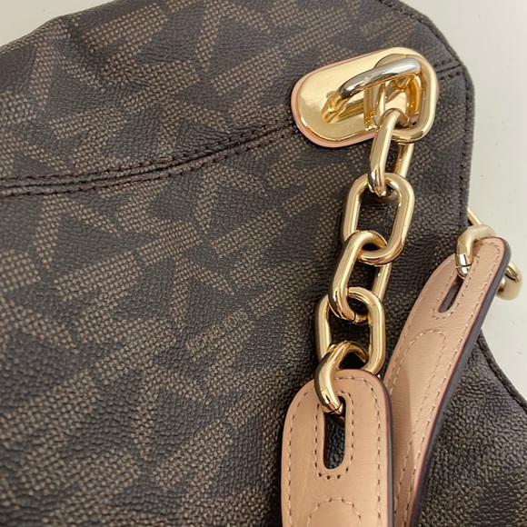 ❌SOLD❌Michael Kors Shoulder Bag. - Picture 5 of 17